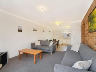 Allamanda Court Unit 6 - Handy to Tweed Heads Hospital Apartment, Tweed Heads - 2