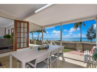 Caystr Ocean Front Cottage Guest house, Queensland - 2