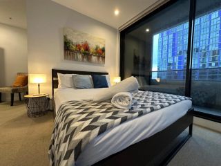 Pleasant Terrace 3BR 2BA WIFI City view Apartment, Melbourne - 1