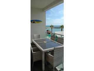 AN OCEAN,BEACH and POOL VIEW APARTMENT - BEACHFRONT Apartment, Mandurah - 5