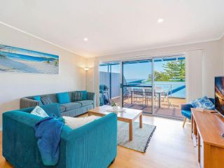 Angourie Blue 4 - close to surfing beaches and national park Apartment, Yamba - 2