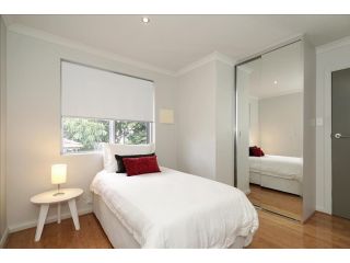 Applecross Riverside Apt Apartment, Perth - 2