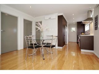 Applecross Riverside Apt Apartment, Perth - 5