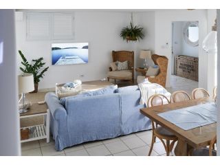 Arabella - stunning coastal family holiday home Guest house, Nelson Bay - 3