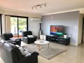 Spacious Modern Apartment with Breathtaking Views Guest house, Terrigal - thumb 5