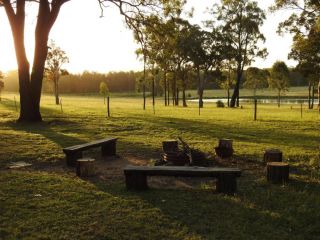 Australiana Cottages Guest house, Ellalong - 1