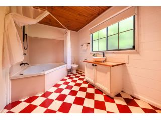 Autumn Woodshed - Stunning 2BR Cottage Right Near Lake Daylesford Guest house, Daylesford - 5