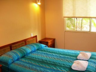 Baden 29 - Rainbow Shores, Air conditioned, Ground Floor, Walk to Beach, Pool Guest house, Rainbow Beach - 3