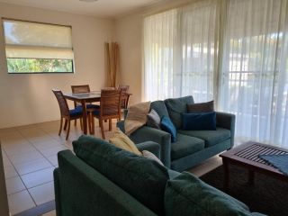 Baden 80 - Rainbow Shores, Air conditioned Unit, Top Floor, Walk To Beach Guest house, Rainbow Beach - 3