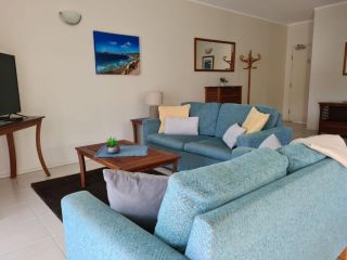 Baden 80 - Rainbow Shores, Air conditioned Unit, Top Floor, Walk To Beach Guest house, Rainbow Beach - 1