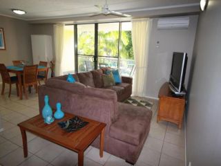 Baden 90 - Rainbow Shores, Resort Unit, Pools, Tennis Court, Walk To Beach Guest house, Rainbow Beach - 1