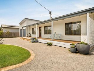 Banksia Beach House Guest house, Surf Beach - 1