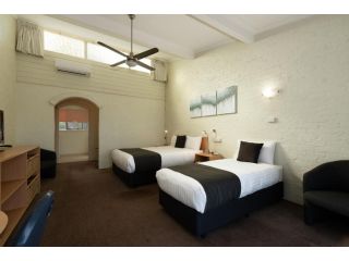 Barclay Motor Inn Hotel, Devonport - 4