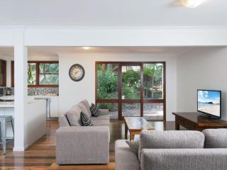 Barefoot Beach House, 24 Essendene Road Guest house, Shoal Bay - 2