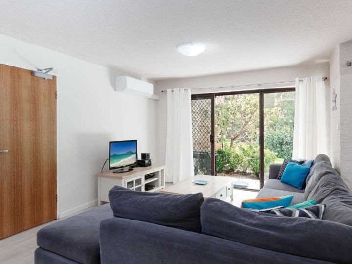 57 &#x27;BAY PARKLANDS&#x27;, 2 GOWRIE AVE - GROUND FLOOR UNIT WITH POOL, TENNIS COURT & AIRCON Apartment, Nelson Bay - imaginea 6