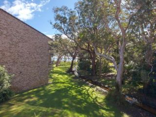 Bay Parklands 62 WIFI Pool Tennis Water Views and Aircon Apartment, Nelson Bay - 1