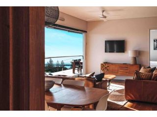 BAY PROPERTIES . The Chill Apartment, Yamba - 2