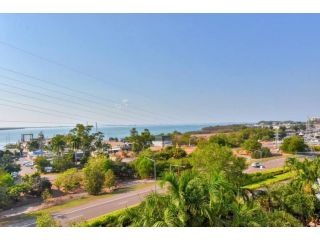 Bay Ritz 3 bedroom apartment with a downtown view Apartment, Northern Territory - 1