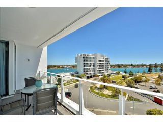 Bayview 608 Apartment, Mandurah - 2