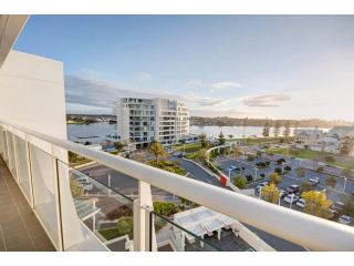 Bayview 701 Apartment, Mandurah - 2