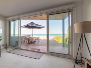 Bayview Beachfront Apartment Guest house, Port Fairy - 5