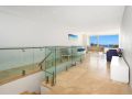 Beach and Ocean Front Penthouse with Wifi and Parking Apartment, The Entrance - thumb 7