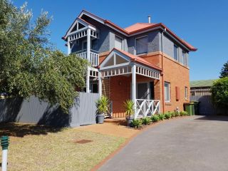 Beach Breeze Guest house, Queenscliff - 1