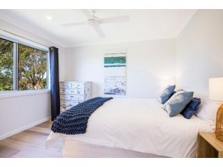 Beach Comber at Currarong - Pet Friendly - 5 Mins Walk to Currarong Rockpools Guest house, Currarong - 5