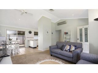 Beach Daze - Umina Beach Family Friendly Guest house, Umina - 3