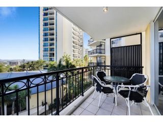 Beach Front lifestyle with resort style facilities Apartment, Gold Coast - 1