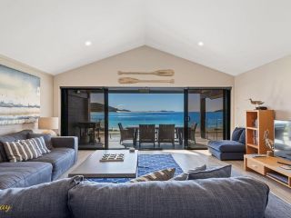 Beach House 72A Marine Drive - Fingal Bay Guest house, Fingal Bay - 2