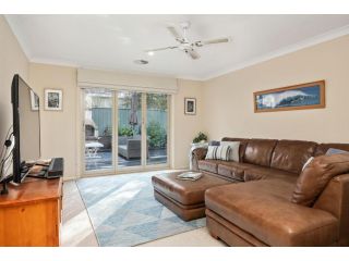 Beachcomber Guest house, Mollymook - 1