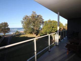 BEACHFRONT 3- 3/12 Bundella Ave LC Apartment, Lake Cathie - 2