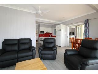 Beachfront 6, 25 Willow Street Apartment, Crescent Head - 5