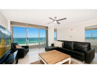 Amira Penthouse Main Beach Apartment, Gold Coast - 3