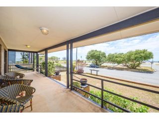 Beachfront at Bribie Guest house, Woorim - 4