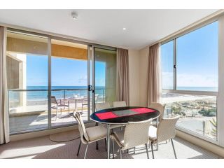 Beachfront Balcony Glenelg Apartment, Glenelg - 4