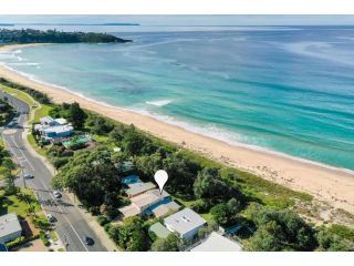 Beachfront Bliss on Mollymook Beach Guest house, Mollymook - 2