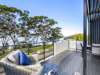 Beachfront Luxury On Huskisson Beach 1 Minute to Everywhere Guest house, Huskisson - 1