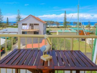 12 Kingsway Ocean View Apartment, Kingscliff - 2