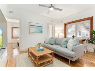 Beachside Living in Modern 2 bedroom Apartment Apartment, Sydney - 2