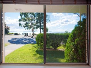 'Beachside' Shoal Bay, Unit 2 Apartment, Nelson Bay - 2