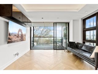 Beautiful 2-Bed Unit In Incredible Location Apartment, Sydney - 2