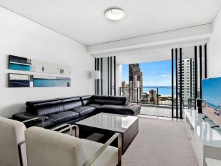 Beautiful Ocean View High Floor 3 Bedroom Apartment at Sierra Grand Apartment, Gold Coast - 2