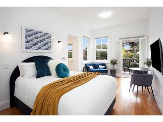 Beautiful Studio in Heritage Building with Balcony Apartment, Sydney - 2