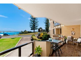 Beauty at the Beach - modern beachfront apartment Apartment, Port Macquarie - 1