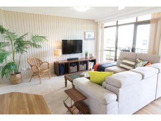 Beauty at the Beach - modern beachfront apartment Apartment, Port Macquarie - 3