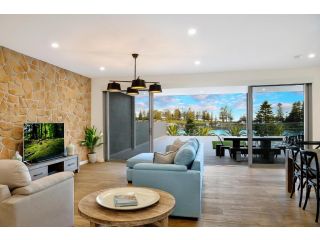 Belle Vue- Penthouse at Black Beach Apartment, Kiama - 1