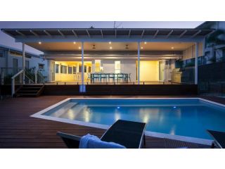 Belmore Terrace Perfect Pad Just 100 metres to the beach Guest house, Sunshine Beach - 2